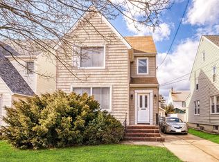 5 Kenmore Rd, Valley Stream, NY 11581