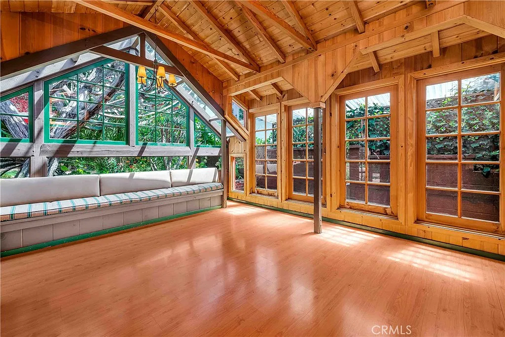 3 bed, 1300 sqft, $7,250 — Photo 3