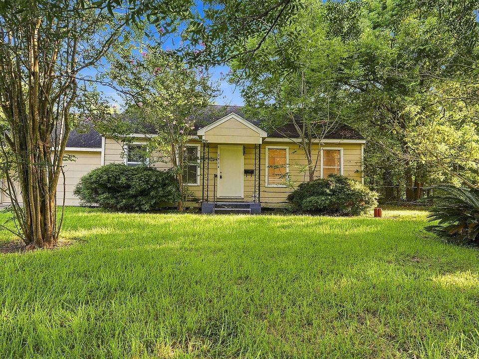 1st image of 1914 Oaklawn Dr