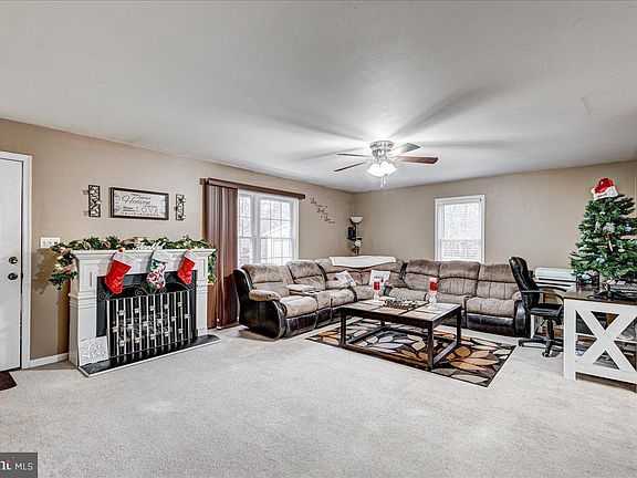 5th image of 122 Baylor Dr