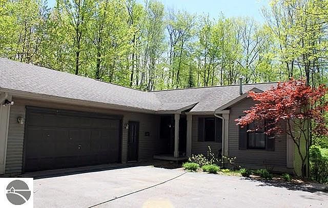 1st image of 612 SW Minkin Dr