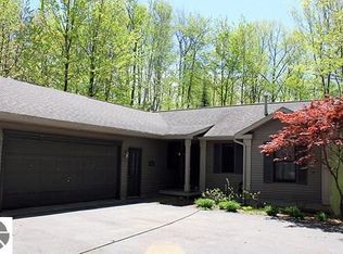 612 SW Minkin Dr, Traverse City, MI 49685