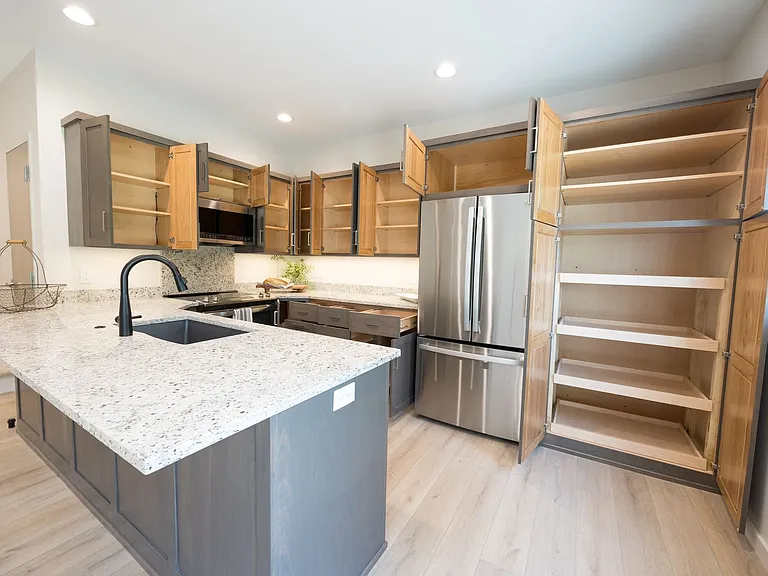 301 W Short St — Photo 8
