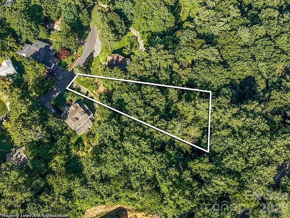 2nd image of 103 Aurora Dr #2