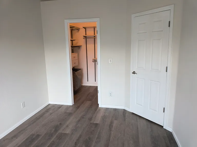8385 Stonybridge Cir — Photo 21