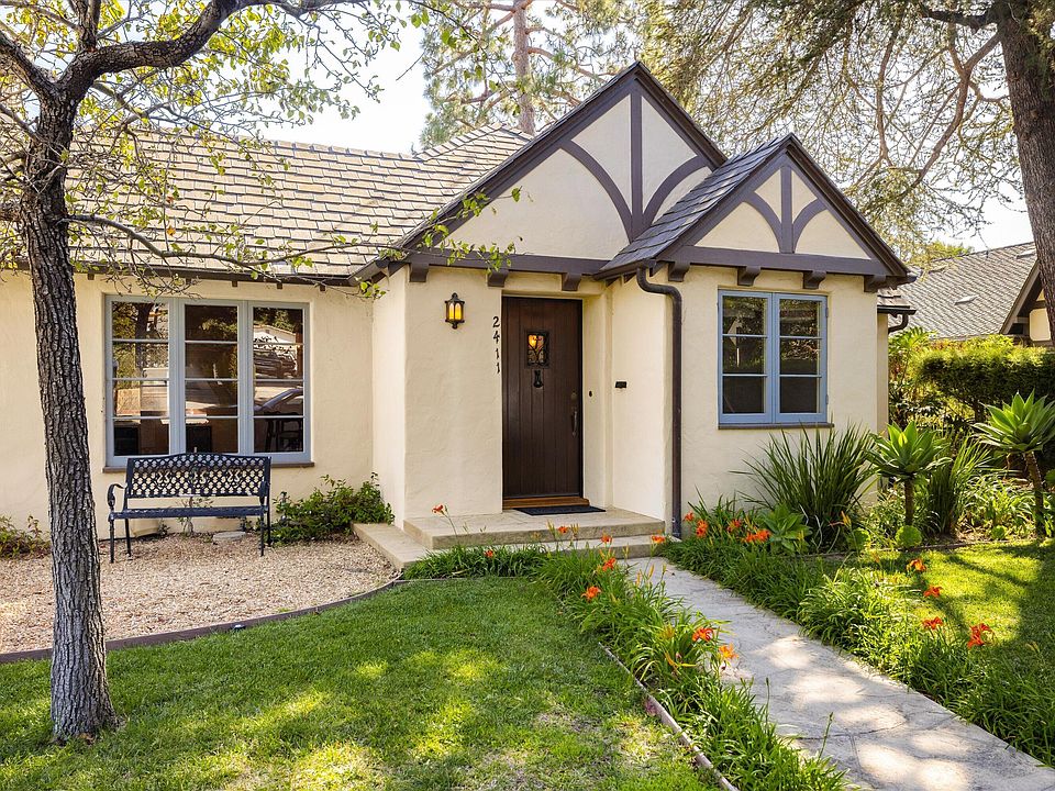 1st image of 2411 Anacapa St