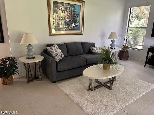 2 bed, 2.0 bath, 1676 sqft, $10,000 — Photo 2