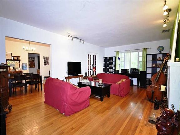 5th image of 5195 NE 5th Ave