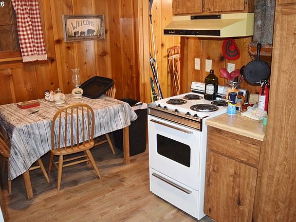 5th image of 78056 McIntyre Rd