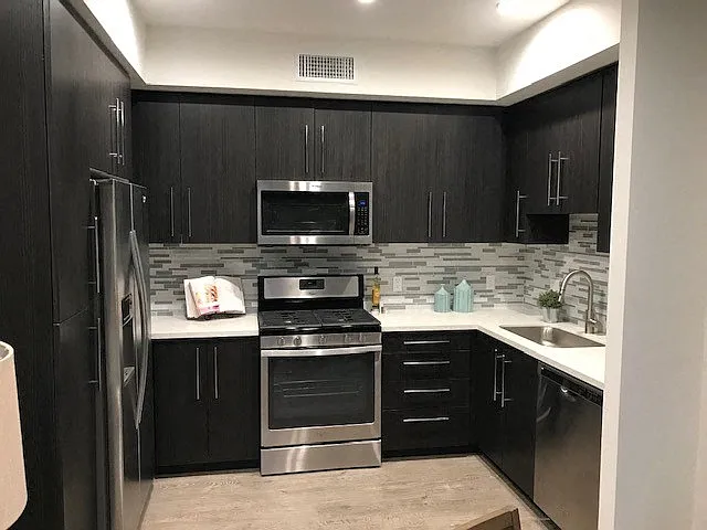 115 S Saint Andrews Pl — Photo 24