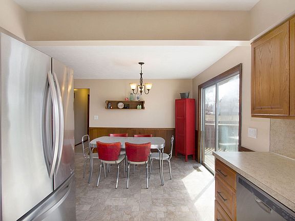 3rd image of 5585 Greenboro Dr SE