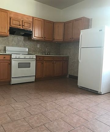 5th image of 3351 W Pierce Ave #2