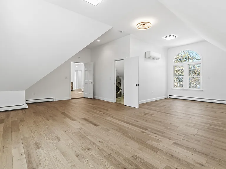 183 Gardner St — Photo 27
