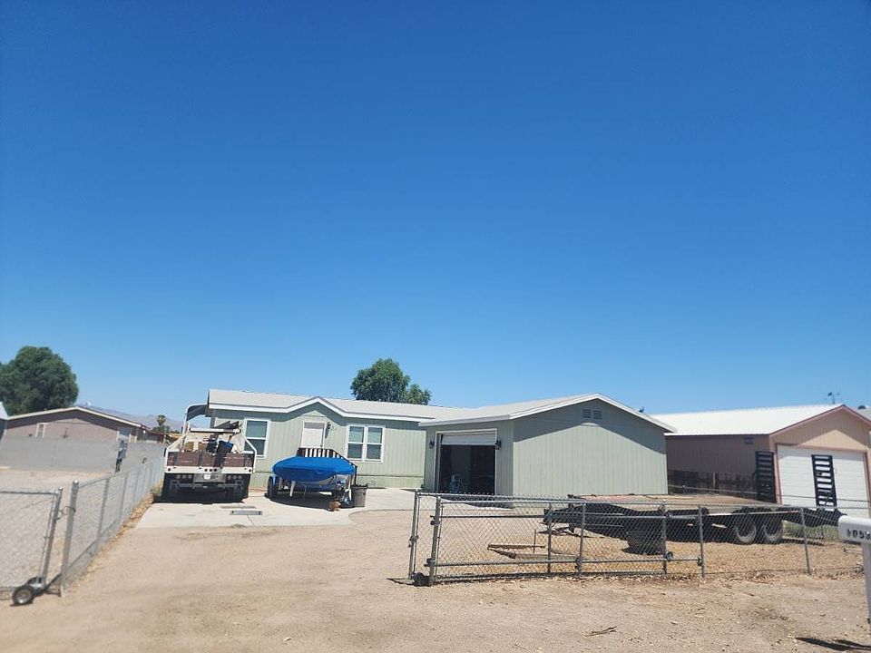 1st image of 1057 E Spruce Dr