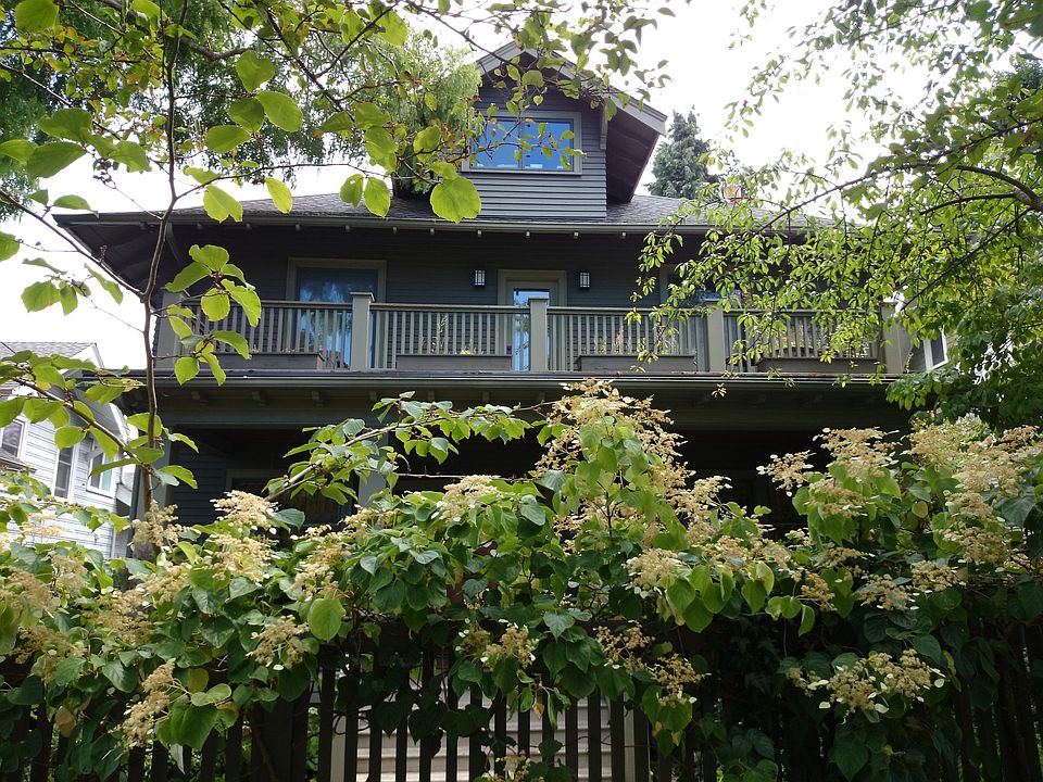 2nd image of 2322 12th Ave E