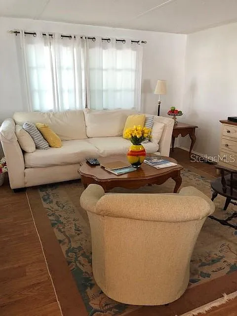 2 bed, 1.5 bath, 760 sqft, $2,200 — Photo 3