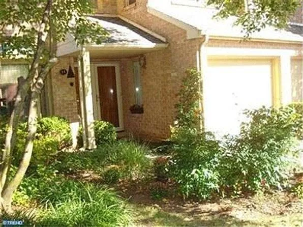 15 Treaty Dr, Chesterbrook, PA 19087