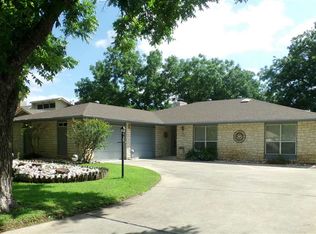 326 Colonial St, Meadowlakes, TX 78654