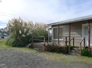 255 Beach Blvd, Winchester Bay, OR 97467