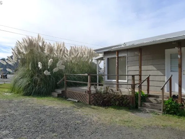255 Beach Blvd, Winchester Bay, OR 97467