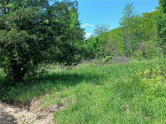 3rd image of 642 County Road 605