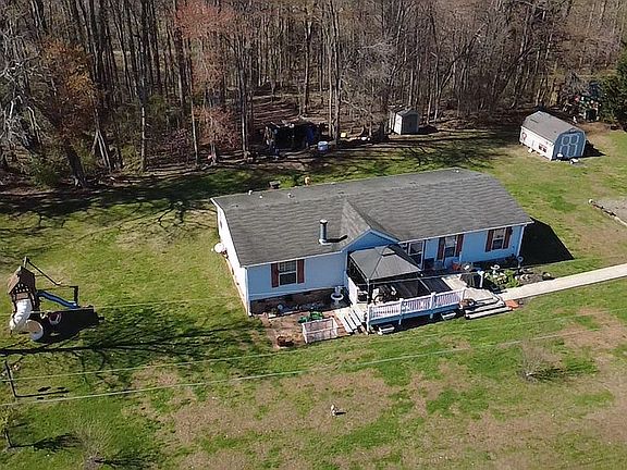 2nd image of 1090 Chestnut Grove Rd