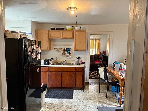 3rd image of 10214 Avon Ave