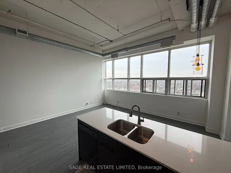 700 King St W #LPH04 — Photo 10