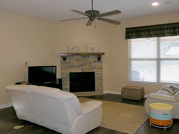 2nd image of 4115 Mojave Dr