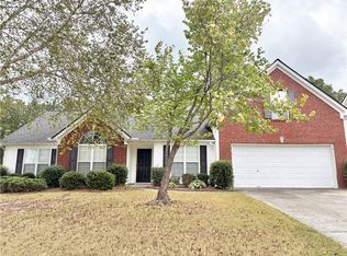 1331 Log Cabin Ln, Lawrenceville, GA 30045
