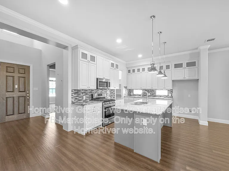 720 Mulberry Ct — Photo 2