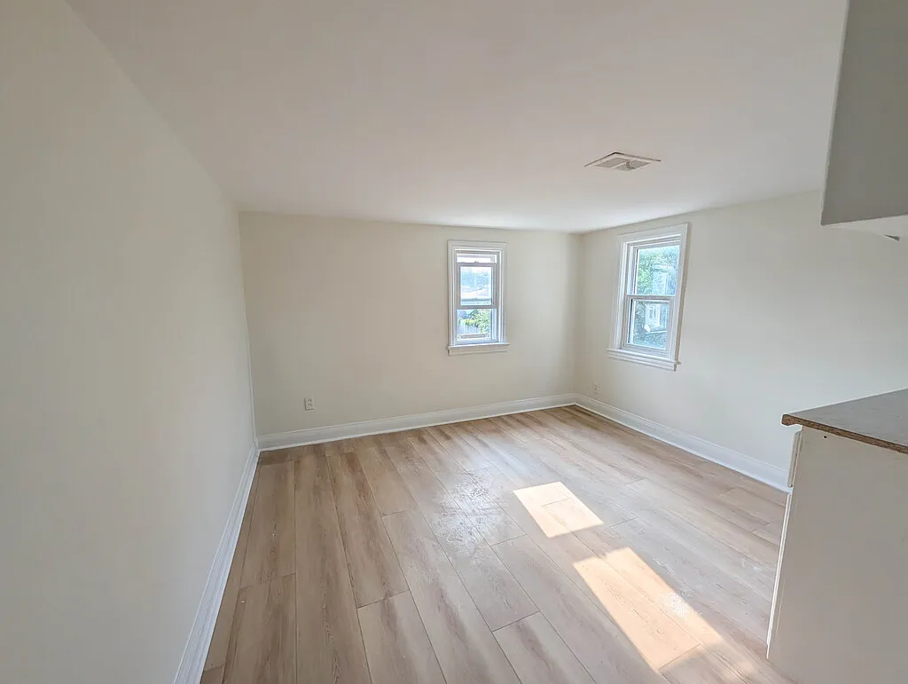 6530 Ash Street - Unit 6 — Photo 4