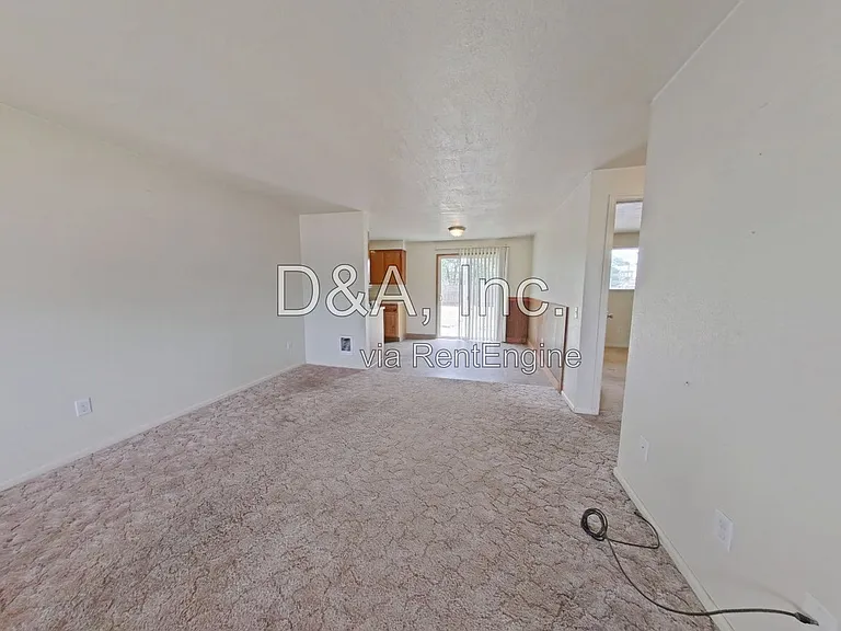 2536 Newton St — Photo 2
