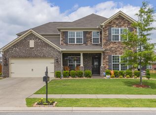 1042 Merrick Rd, Hendersonville, TN 37075