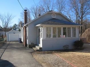 4 Springfield St, Wilbraham, MA 01095