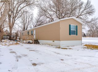 403 E Prairie Ln, Mandan, ND 58554