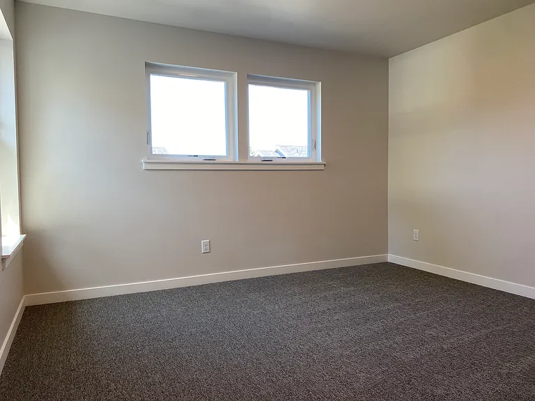 2058 Aaron Dr — Photo 33