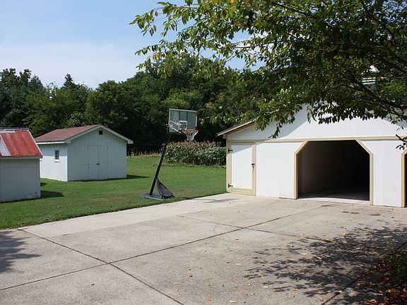 Looking toward backyard.