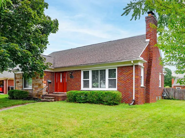 2361 Gorno St, Trenton, MI 48183