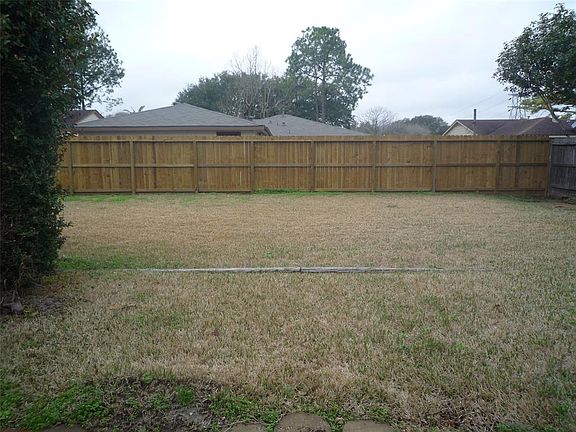 4th image of 10506 Caravan Dr