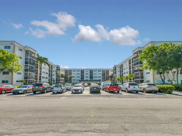 220 SW 9th Ave APT 501, Hallandale, FL 33009