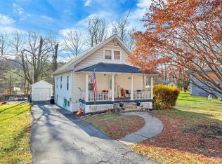 330 Round Lake Ter, Monroe, NY 10950