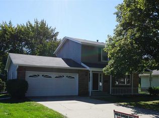 1955 Tam O Shanter Dr, Bettendorf, IA 52722