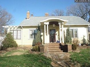 18215 Cornwall Rd, Cleveland, OH 44119