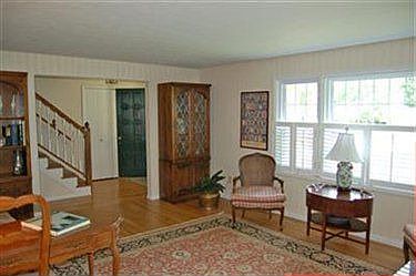 5th image of 37655 Fox Run Dr