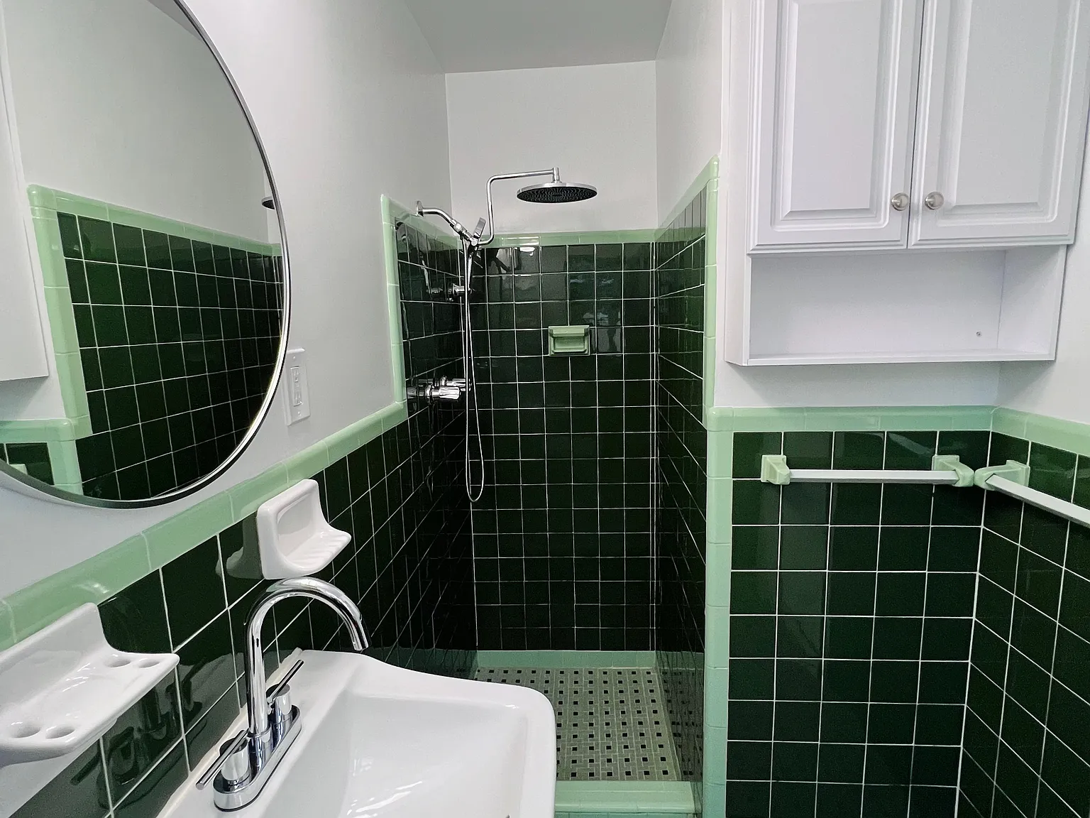 Studio, 300 sqft, $1,300 — Photo 1