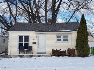 545 E Dallas Ave, Madison Heights, MI 48071