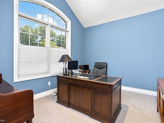 3rd image of 586 Masters Ln