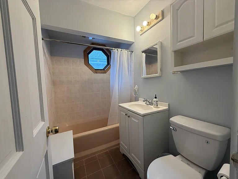 527 Gallivan Blvd #3 — Photo 15