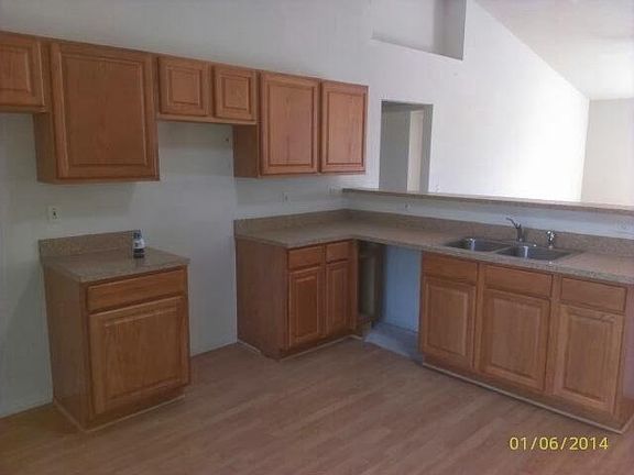 3rd image of 2455 SE TRAIL Avenue